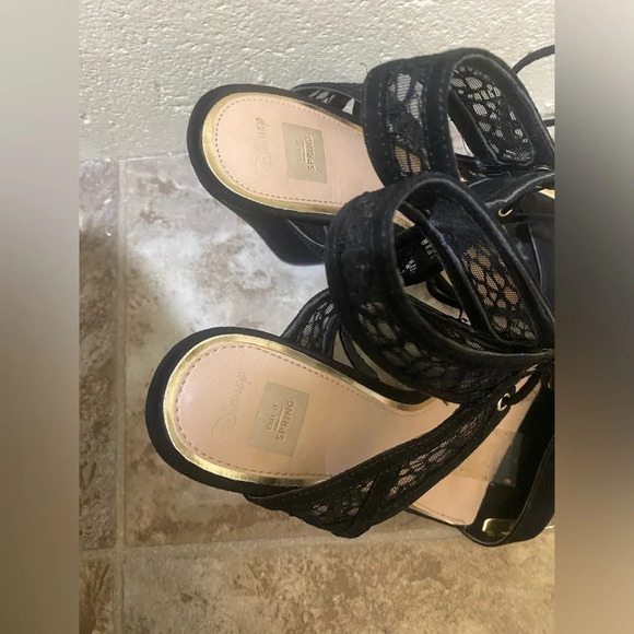 Women’s Disney x call it spring Alice through the looking glass  womens heels - Picture 10 of 17